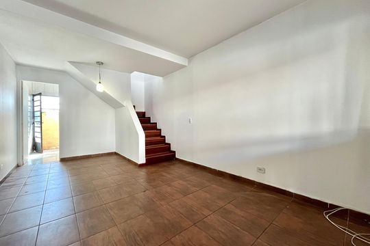 Sala de casa de condomínio para alugar com 2 quartos, 65m² em Americanópolis, São Paulo