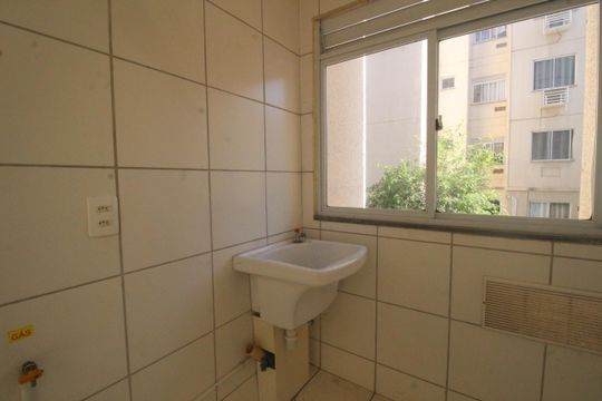 Área de Serviço de apartamento para alugar com 2 quartos, 54m² em Ponto Chic, Nova Iguaçu