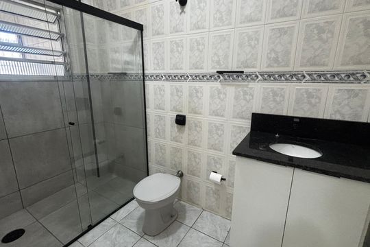Banheiro de apartamento à venda com 1 quarto, 55m² em Centro, Santo André