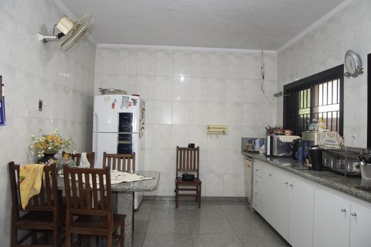 Cozinha de casa para alugar com 6 quartos, 800m² em Chácaras Uirapuru, Embu das Artes