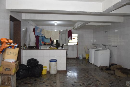 Lavanderia de casa para alugar com 6 quartos, 800m² em Chácaras Uirapuru, Embu das Artes