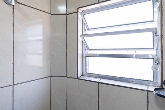 Banheiro  de apartamento para alugar com 1 quarto, 30m² em Cangaiba, São Paulo
