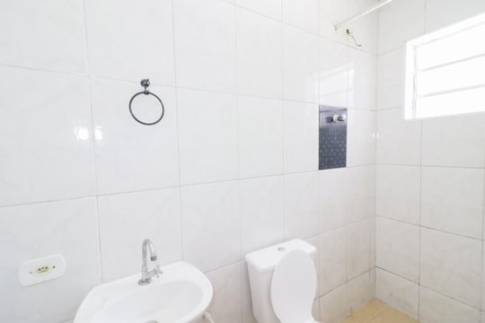 Banheiro de casa para alugar com 1 quarto, 50m² em Jardim Roberto, Osasco