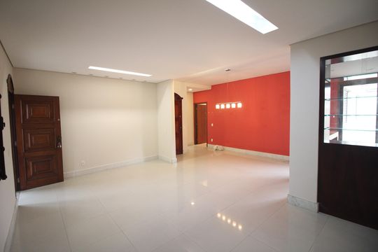 Sala de casa para alugar com 4 quartos, 314m² em Tirol, Contagem