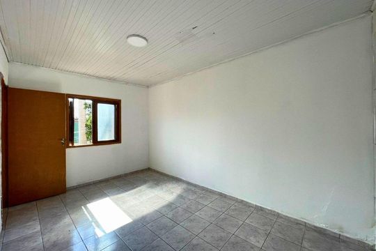 Quarto de casa para alugar com 1 quarto, 90m² em Vila Monte Carlo, Cachoeirinha