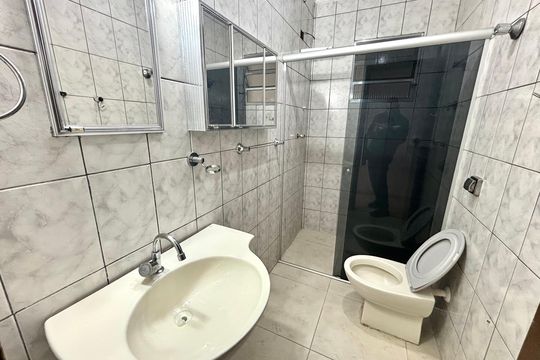 Banheiro  de casa à venda com 2 quartos, 90m² em Jardim Ponte Rasa, São Paulo