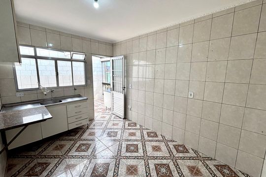 Cozinha  de casa à venda com 2 quartos, 90m² em Jardim Ponte Rasa, São Paulo