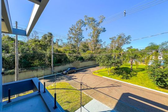 Casa de Condomínio para alugar com 3 quartos, 242m² em Distrito Industrial, Cachoeirinha