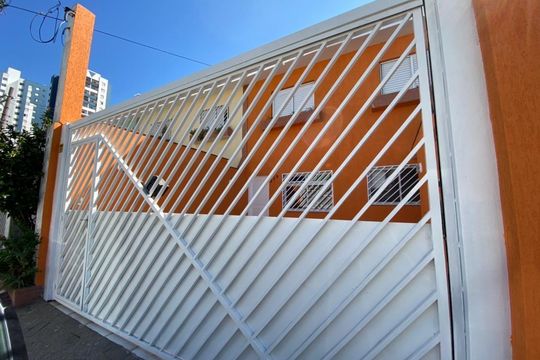 Fachada de casa para alugar com 2 quartos, 68m² em Vila Rio Branco, São Paulo