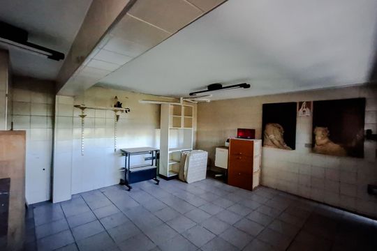 Garagem de casa à venda com 4 quartos, 150m² em Jardim da Gloria, São Paulo