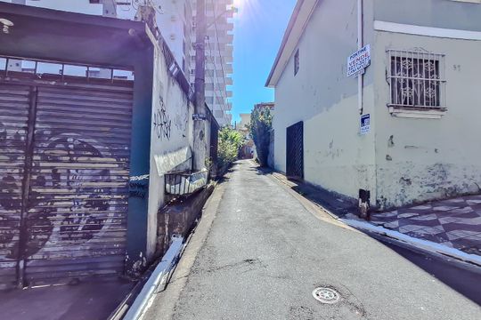 Fachada com Plaquinha de casa à venda com 4 quartos, 150m² em Jardim da Gloria, São Paulo