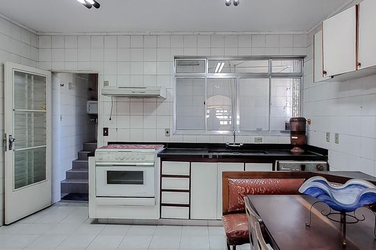 Cozinha de casa à venda com 4 quartos, 150m² em Jardim da Gloria, São Paulo