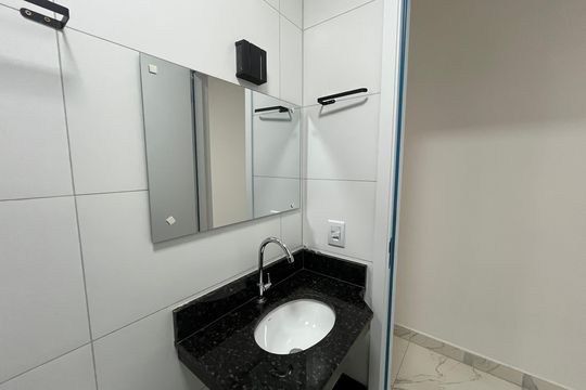 Banheiro de apartamento para alugar com 1 quarto, 30m² em Parque Peruche, São Paulo