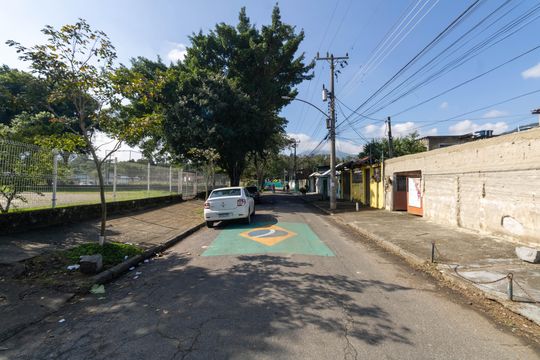 Vista da Rua de casa à venda com 3 quartos, 160m² em Campo Grande, Rio de Janeiro