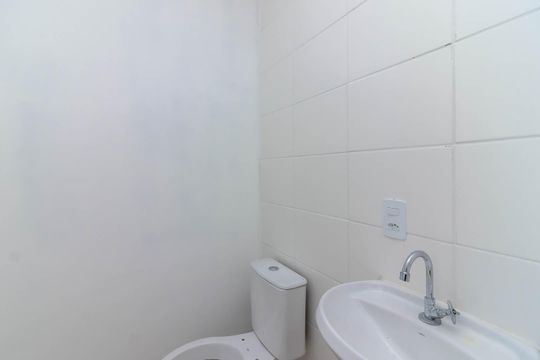 Banheiro de apartamento para alugar com 2 quartos, 40m² em Limão, São Paulo