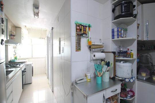 Cozinha de apartamento à venda com 3 quartos, 106m² em Barra da Tijuca, Rio de Janeiro