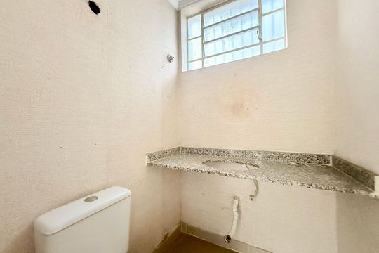 Lavabo de casa para alugar com 4 quartos, 173m² em Jardim das Acacias, São Paulo