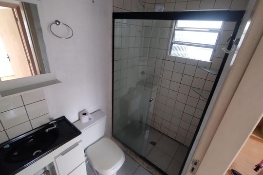 Banheiro de apartamento para alugar com 2 quartos, 45m² em Estância Velha, Canoas