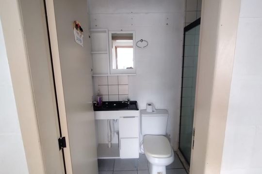 Banheiro de apartamento para alugar com 2 quartos, 45m² em Estância Velha, Canoas