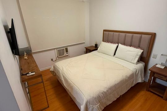 Quarto 1 de apartamento para alugar com 2 quartos, 72m² em Moinhos de Vento, Porto Alegre