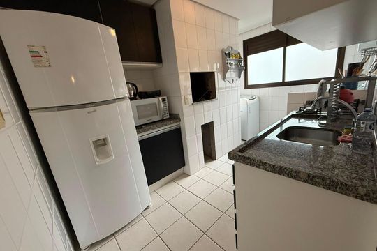 Cozinha de apartamento para alugar com 2 quartos, 72m² em Moinhos de Vento, Porto Alegre