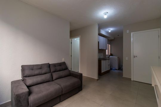 Sala de apartamento para alugar com 2 quartos, 49m² em Jardim Petropolis, Cotia