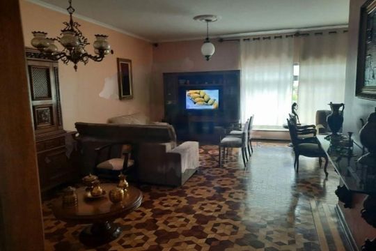 Casa à venda com 4 quartos, 300m² em Vila Santo Estefano, São Paulo