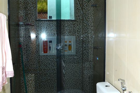 Banheiro 1 de apartamento à venda com 3 quartos, 70m² em Jardim Vitoria, Belo Horizonte