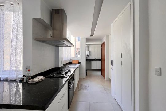 Cozinha  de apartamento à venda com 3 quartos, 120m² em Copacabana, Rio de Janeiro