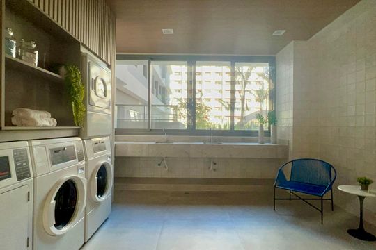 Área comum de kitnet/studio para alugar com 1 quarto, 25m² em Pinheiros, São Paulo