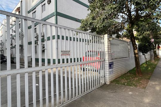 Fachada de apartamento para alugar com 3 quartos, 62m² em Aparecida, Santos