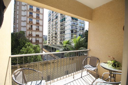 Sala - Varanda de apartamento para alugar com 2 quartos, 92m² em Freguesia (jacarepaguá), Rio de Janeiro