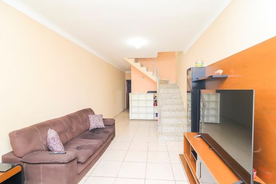 Sala de casa à venda com 3 quartos, 150m² em Cidade Antônio Estêvão de Carvalho, São Paulo