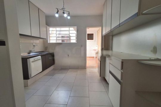 Casa à venda com 2 quartos, 100m² em Vila Elvira, São Paulo