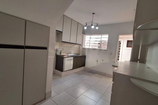 Casa à venda com 2 quartos, 100m² em Vila Elvira, São Paulo