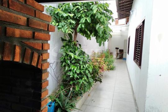 Casa à venda com 4 quartos, 203m² em Jardim Santa Helena, São Paulo
