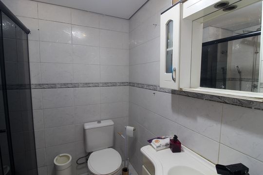 Banheiro de apartamento à venda com 2 quartos, 48m² em Jardim Jussara, São Paulo