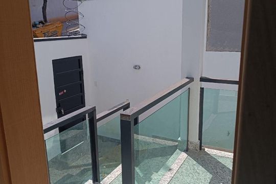 Casa à venda com 3 quartos, 100m² em Cabral, Contagem