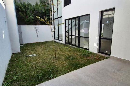 Casa à venda com 4 quartos, 203m² em Jardim Prudência, São Paulo