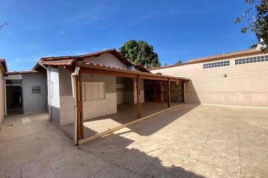 Casa à venda com 3 quartos, 236m² em Paquetá, Belo Horizonte