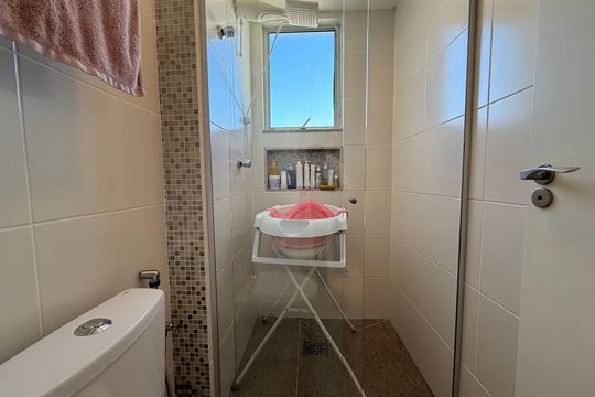 Banheiro de apartamento à venda com 2 quartos, 60m² em Buritis, Belo Horizonte