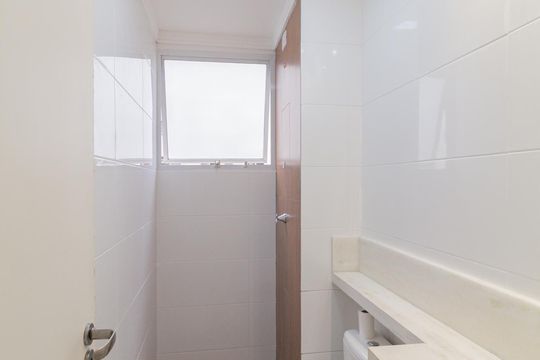 Banheiro de apartamento para alugar com 2 quartos, 42m² em Jardim Boa Vista (zona Oeste), Osasco