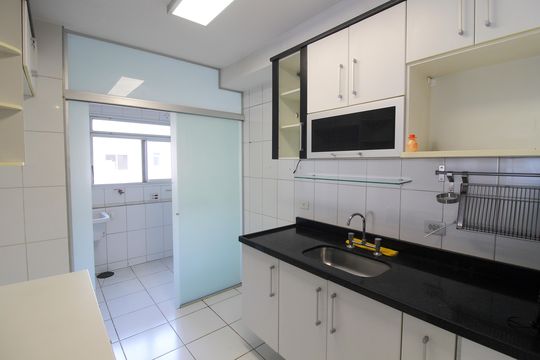 Cozinha de apartamento à venda com 2 quartos, 156m² em Cidade São Francisco , São Paulo