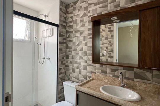 Banheiro de apartamento para alugar com 3 quartos, 84m² em Jardim Vera Cruz, Sorocaba
