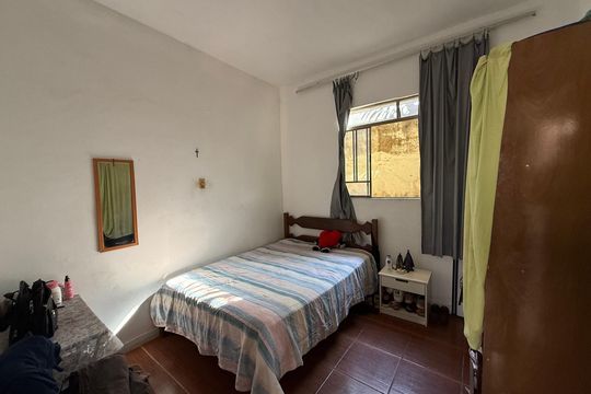 Quarto de casa para alugar com 2 quartos, 300m² em Sagrada Família, Belo Horizonte