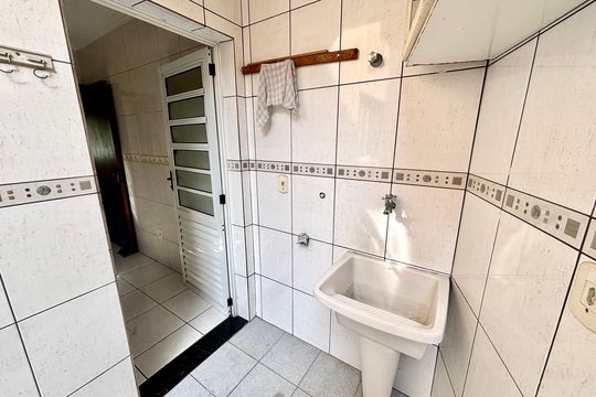 Área de serviço de casa para alugar com 2 quartos, 300m² em Jardim Brasilia, São Paulo