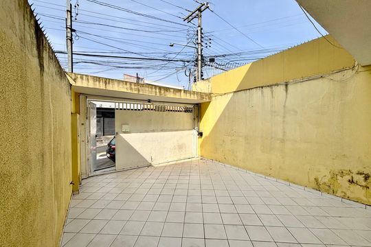 Garagem de casa para alugar com 2 quartos, 300m² em Jardim Brasilia, São Paulo