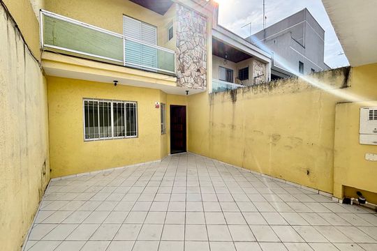 Garagem de casa para alugar com 2 quartos, 300m² em Jardim Brasilia, São Paulo