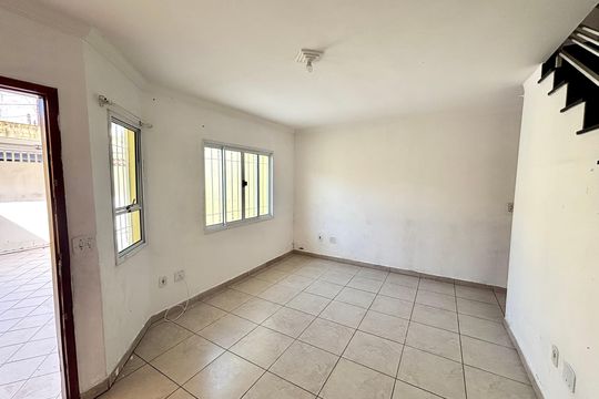 Sala  de casa para alugar com 2 quartos, 300m² em Jardim Brasilia, São Paulo