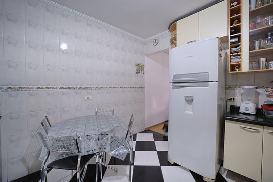 Cozinha de casa de condomínio à venda com 2 quartos, 100m² em Vila Paulistania, São Paulo